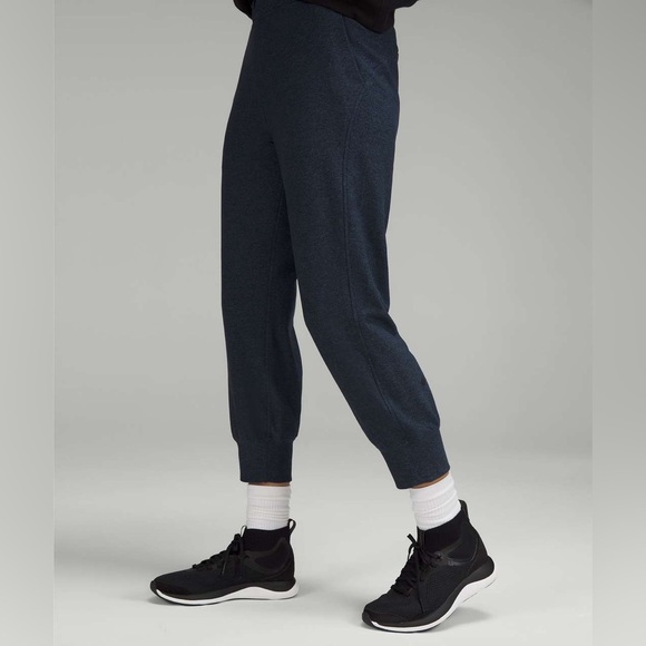 Lululemon Ready to Rulu High-Rise Cropped Jogger Heathered True Navy / Black - Picture 2 of 12